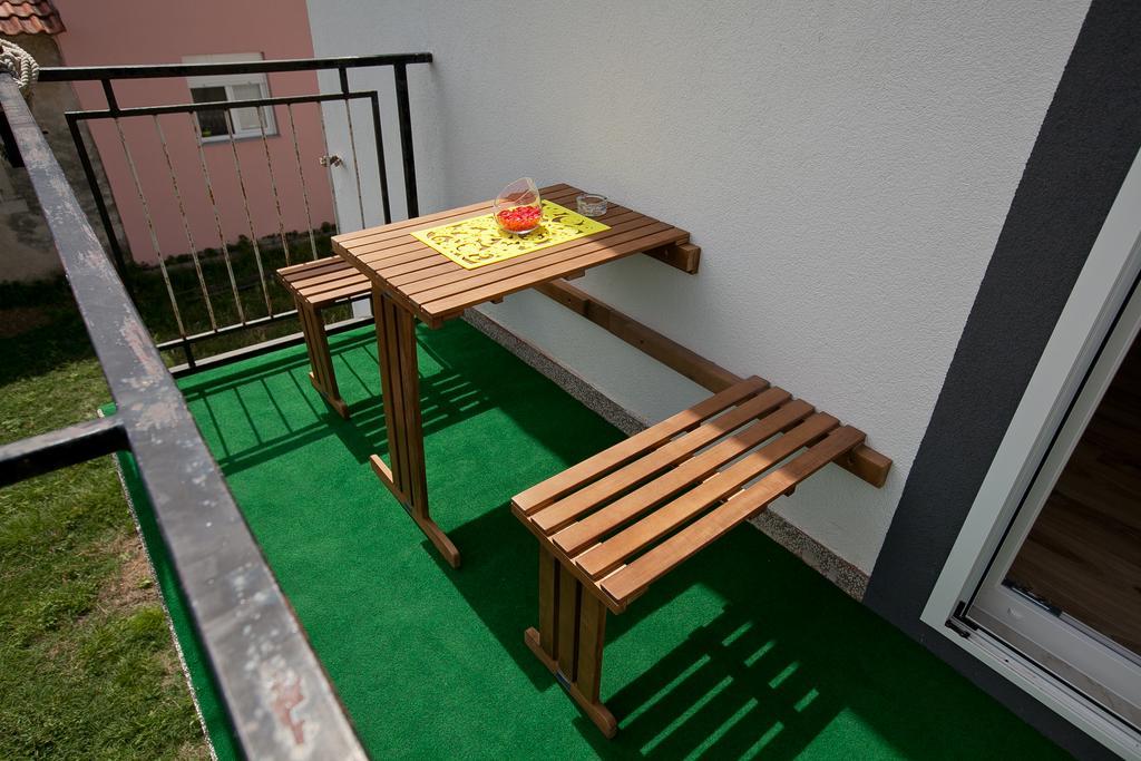 Mtv With Privatne Parking Apartment *