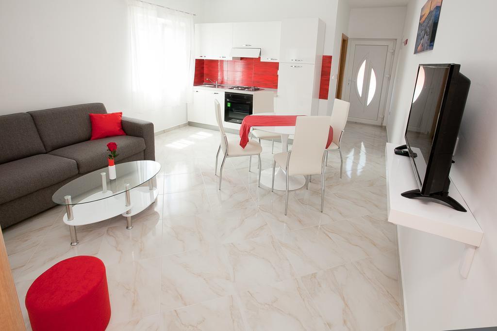 Mtv With Privatne Parking Apartma