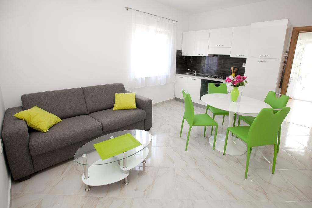 Mtv With Privatne Parking Apartment