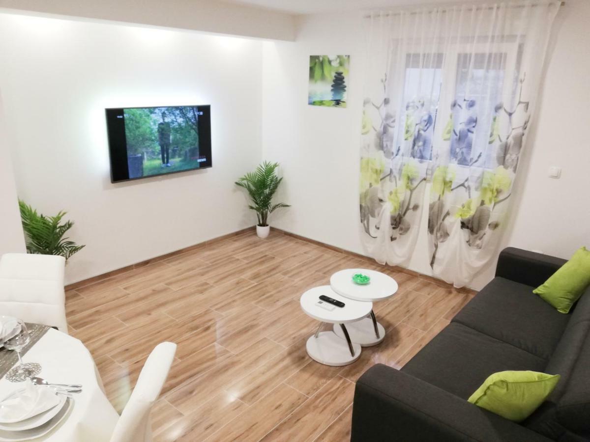 Apartment Mtv With Privatne Parking Zadar