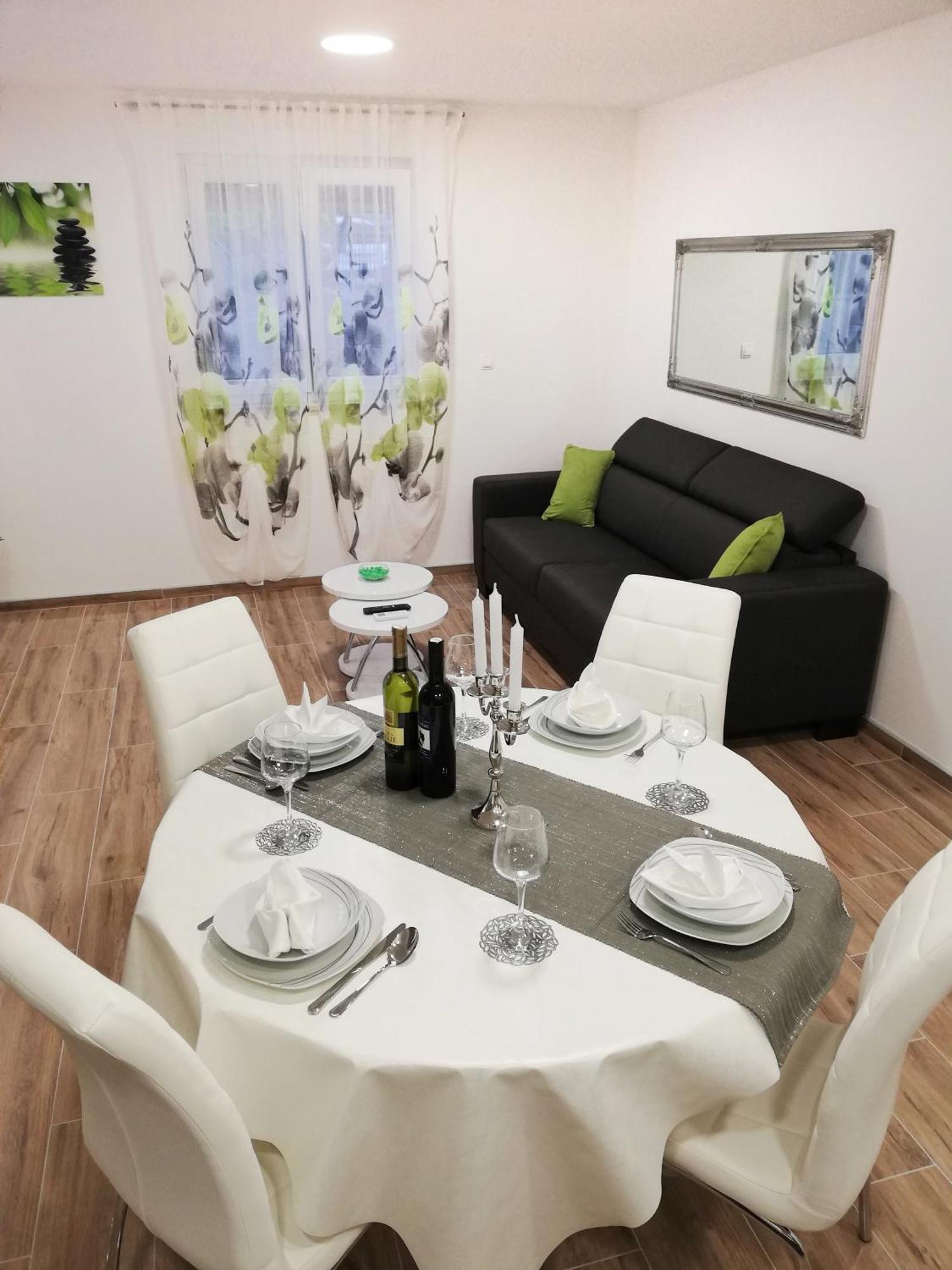 Mtv With Privatne Parking Apartment *